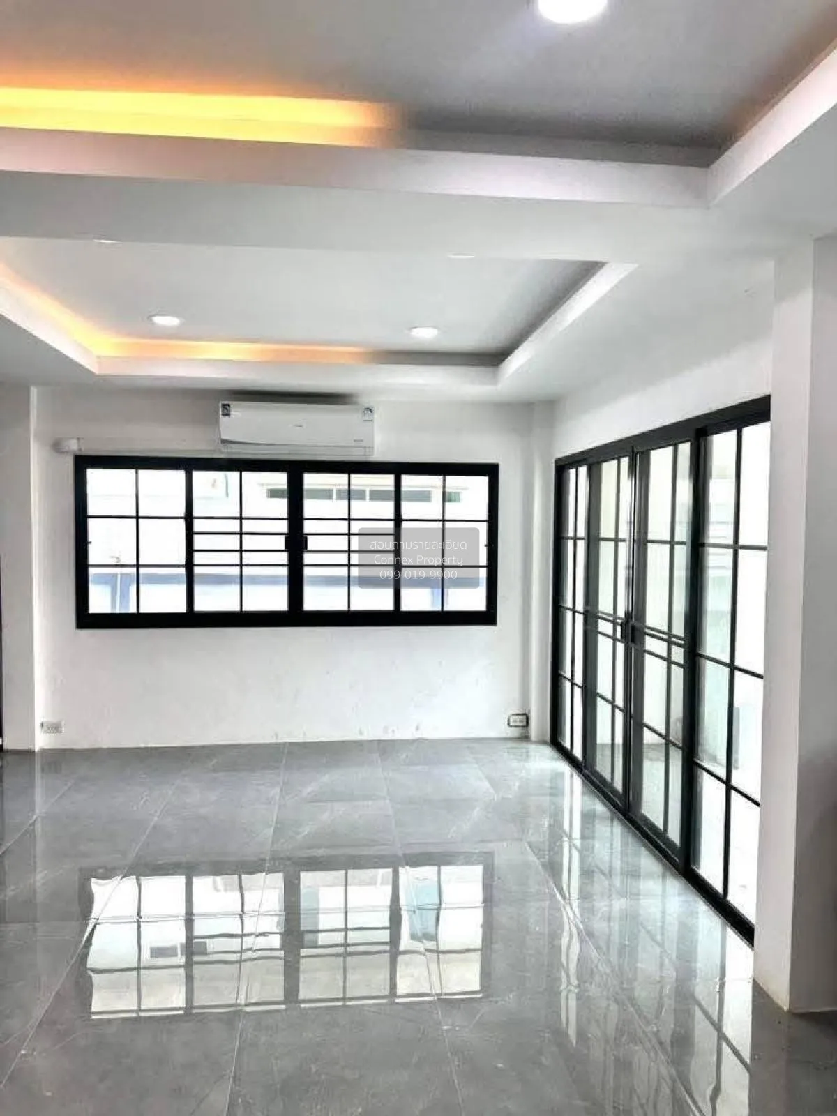 เช่าบ้าน  ดิเอมเมอรัล การ์เด้น & สปอร์ตคลับ ชั้นสูง หน้ากว้าง MRT 4