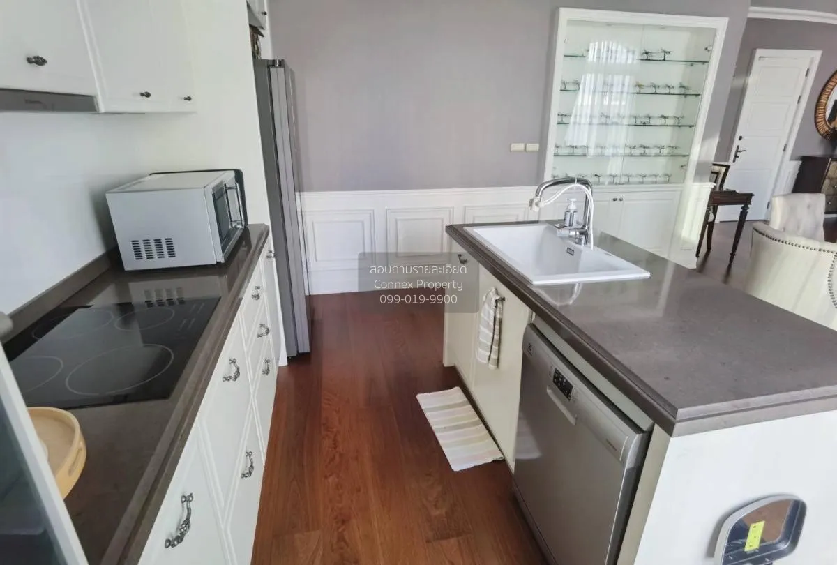 For Rent Sukhumvit 61 Apartment, 4th floor, area 150 sq m. , Khlo 4