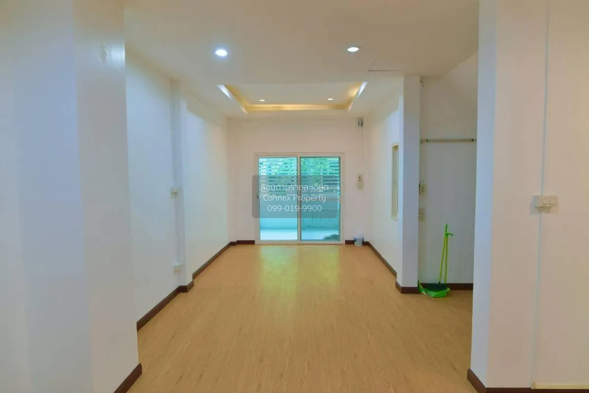 For Sale Townhouse/Townhome  , Lally Ville Srinakarin - Teparak ,