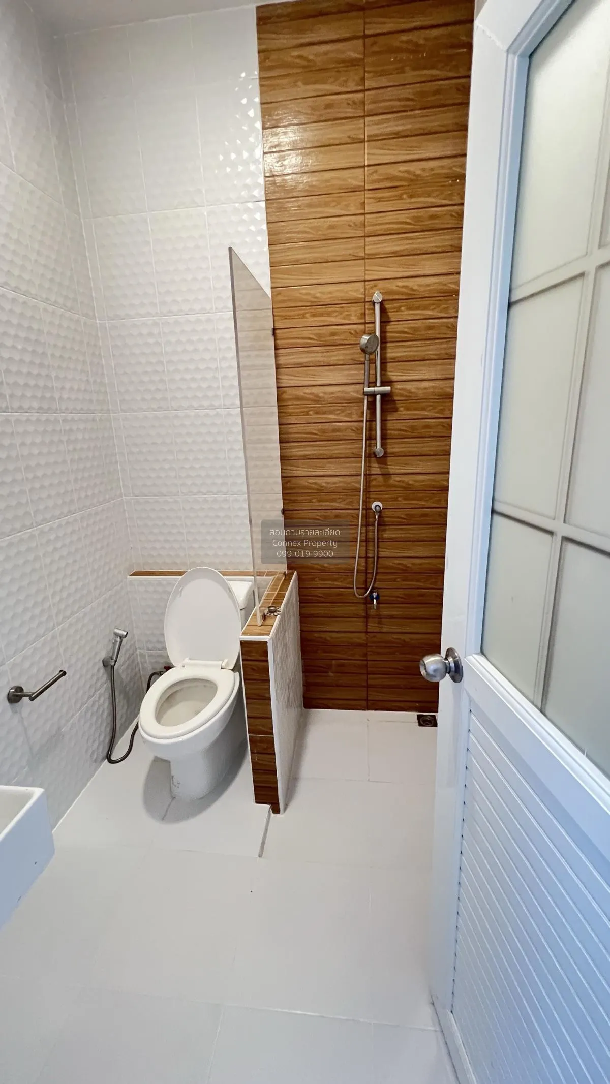 ขายทาวน์เฮ้าส์/ทาวน์โฮม  หมู่บ้านกลางซอยวิลเลจ 2 ออเงิน เขต สายไห