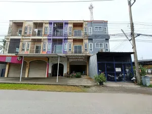 For Sale 3 - storey Commercial building 3 floors 20 square meters Tha Yang Phetchaburi , Tha Khoi , Tha Yang , Phetchaburi , CX-121077