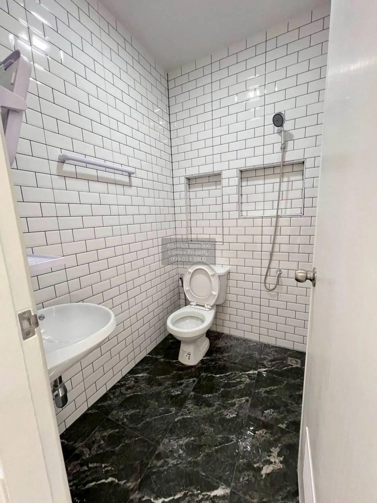 For Sale Townhouse/Townhome  , Siriwan-Chuan Chom Village Bang Kr