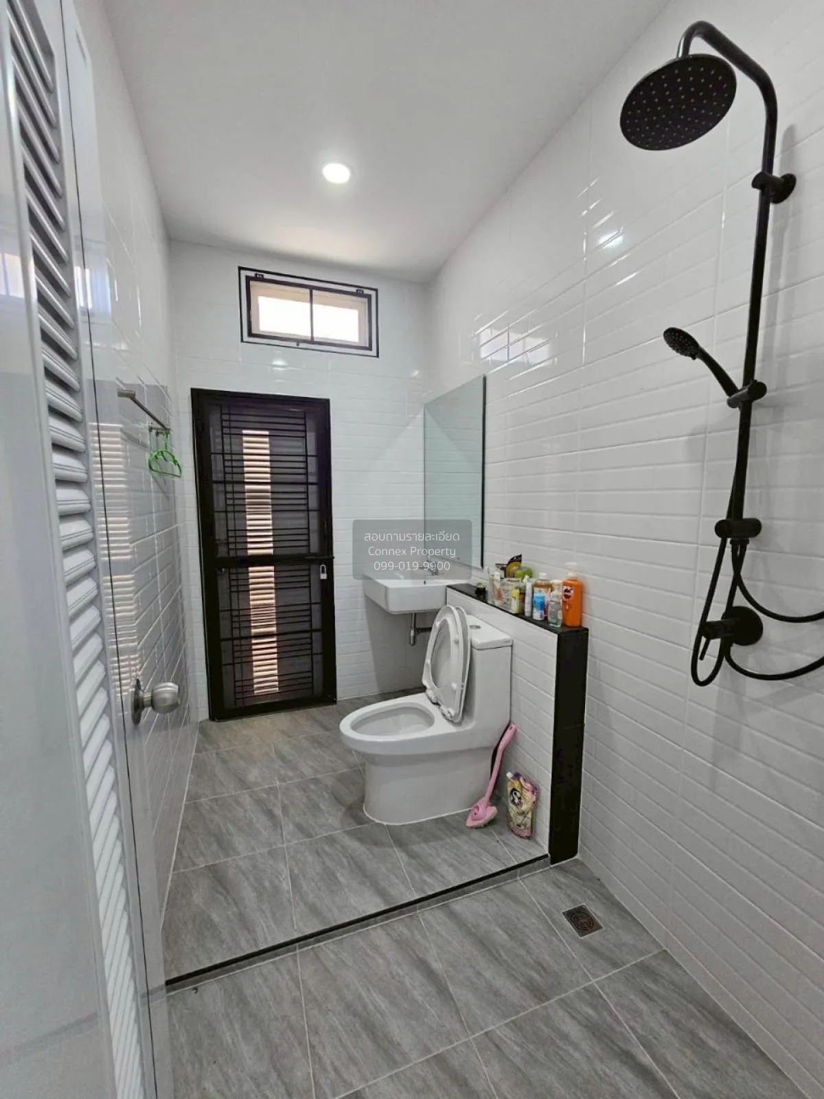 For Sale House , Fullrich asset , corner unit , wide frontage , S