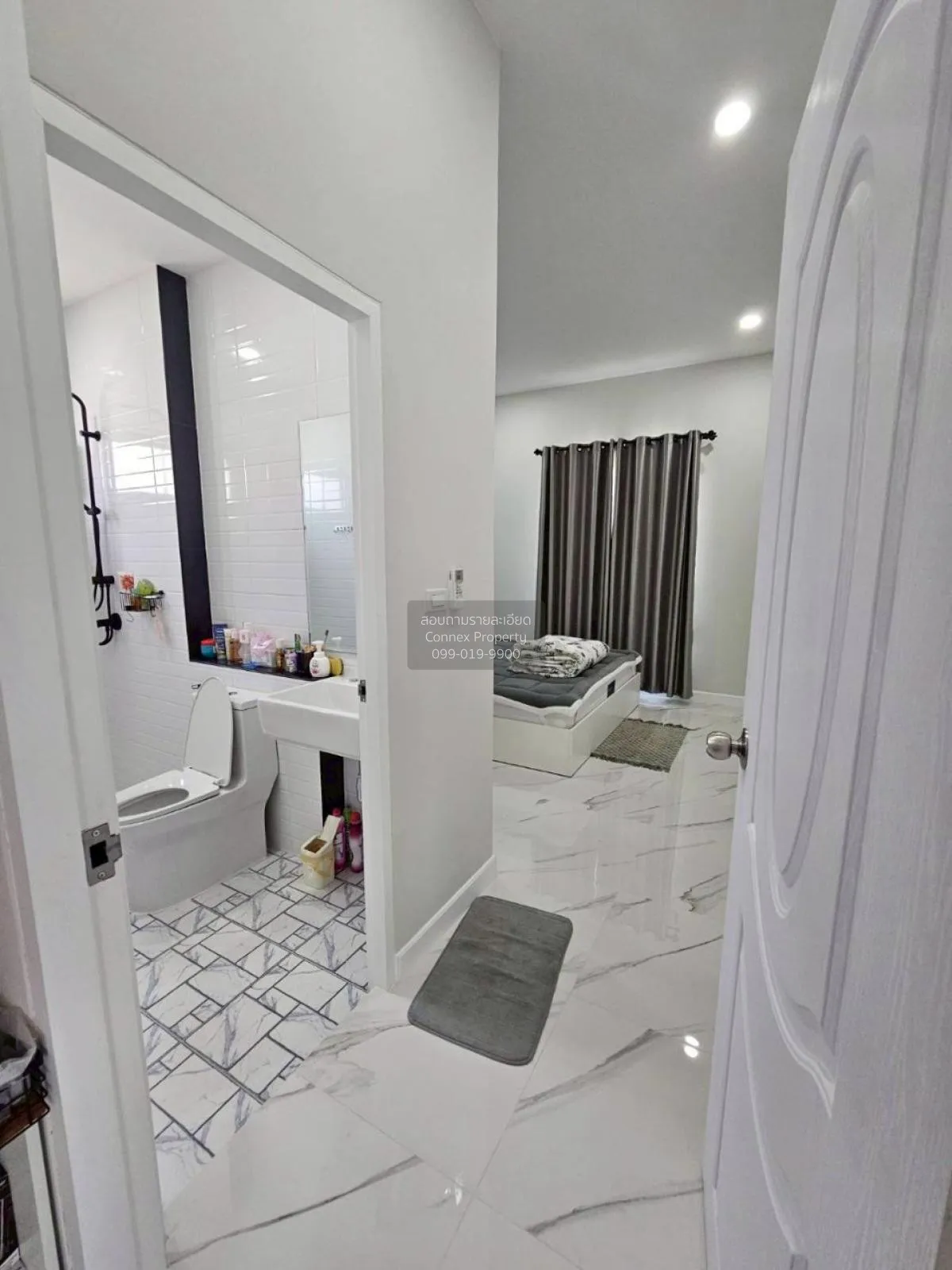 For Sale House , Fullrich asset , corner unit , wide frontage , S