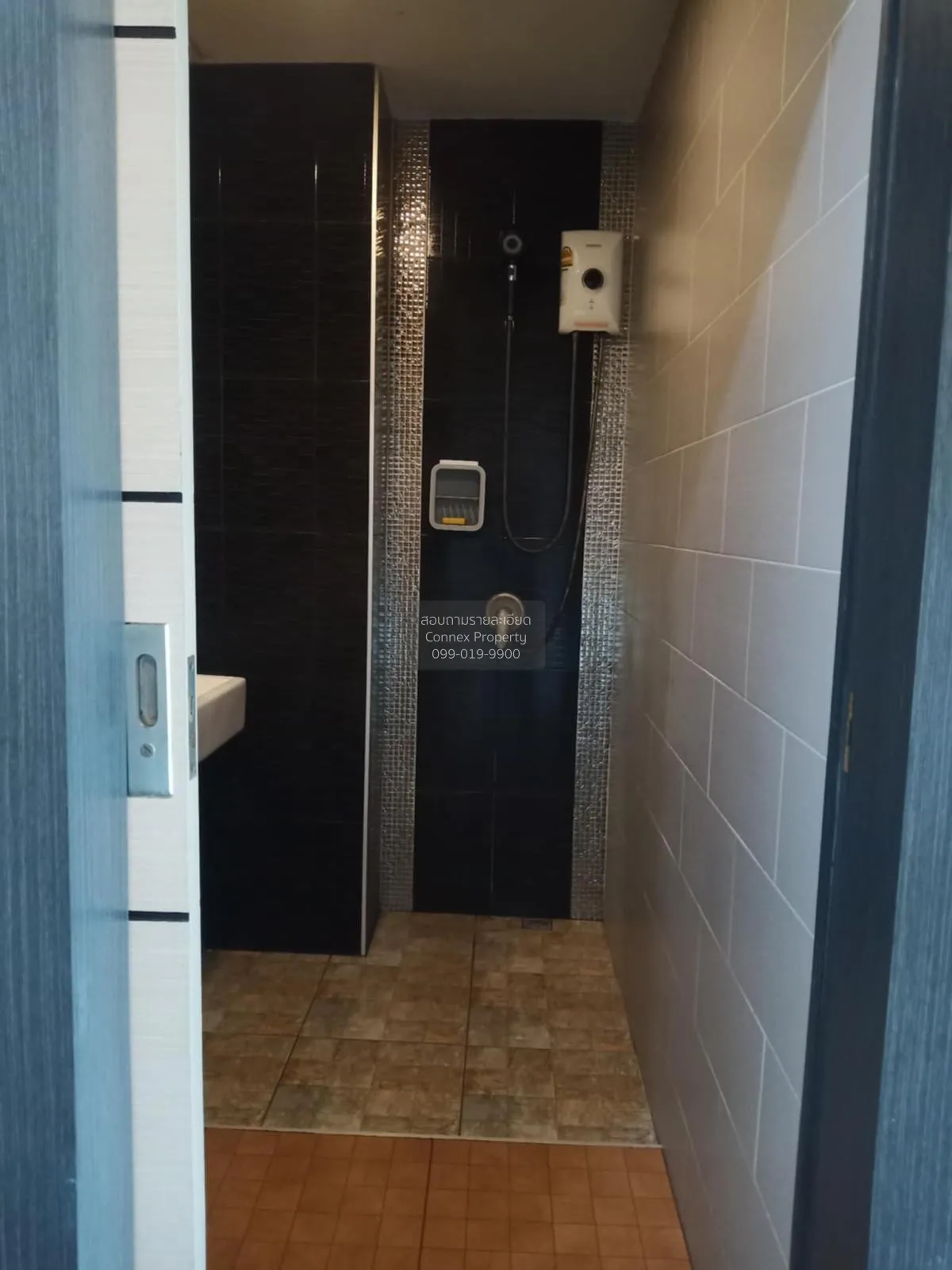 For Sale Condo , The Royal Hill Sammuk Condominium , Saen Suk , M 4