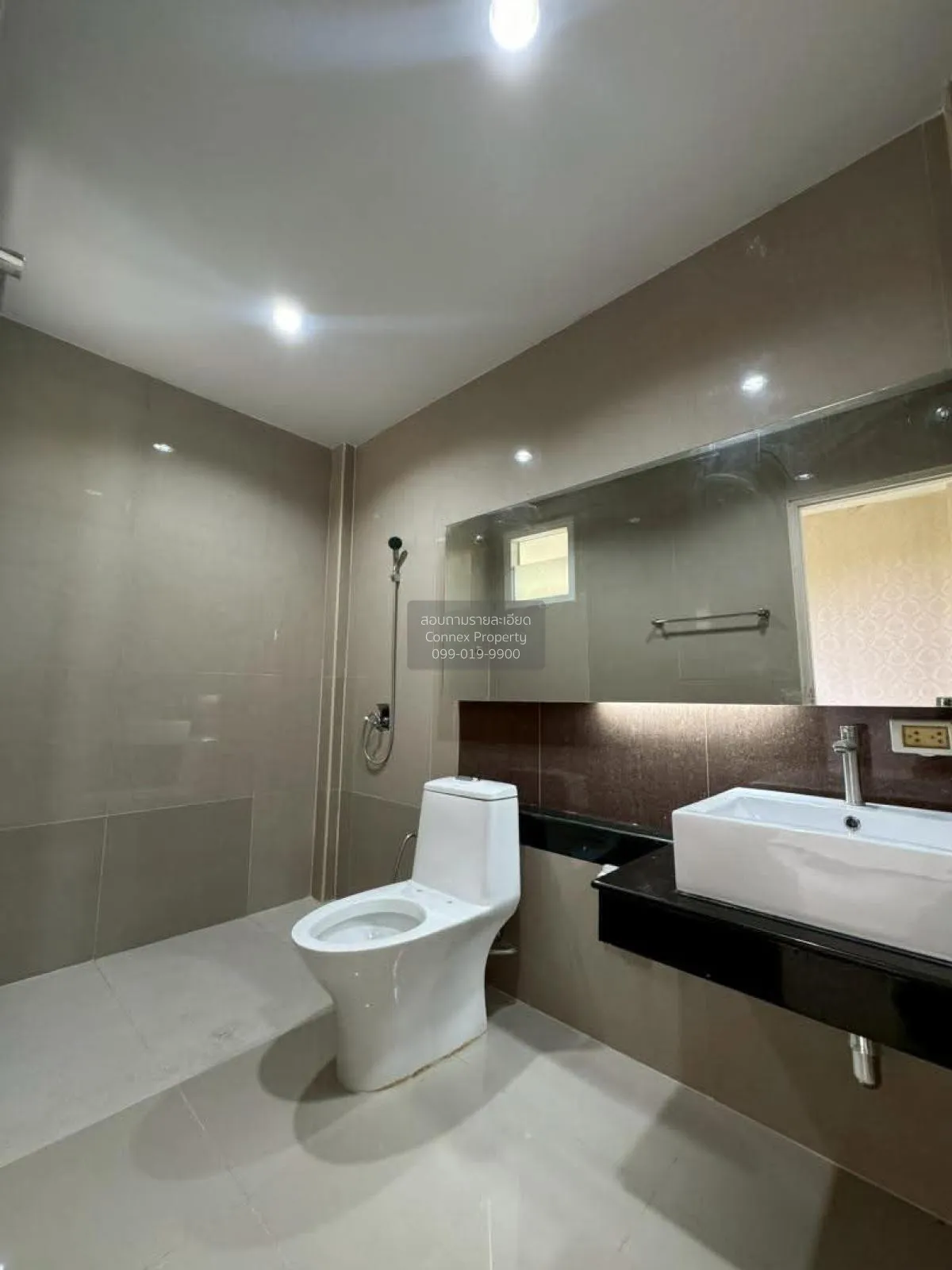 ขายทาวน์เฮ้าส์/ทาวน์โฮม  โมเดิร์น ทาวน์ เอกชัย 46 คลองบางพราน เขต