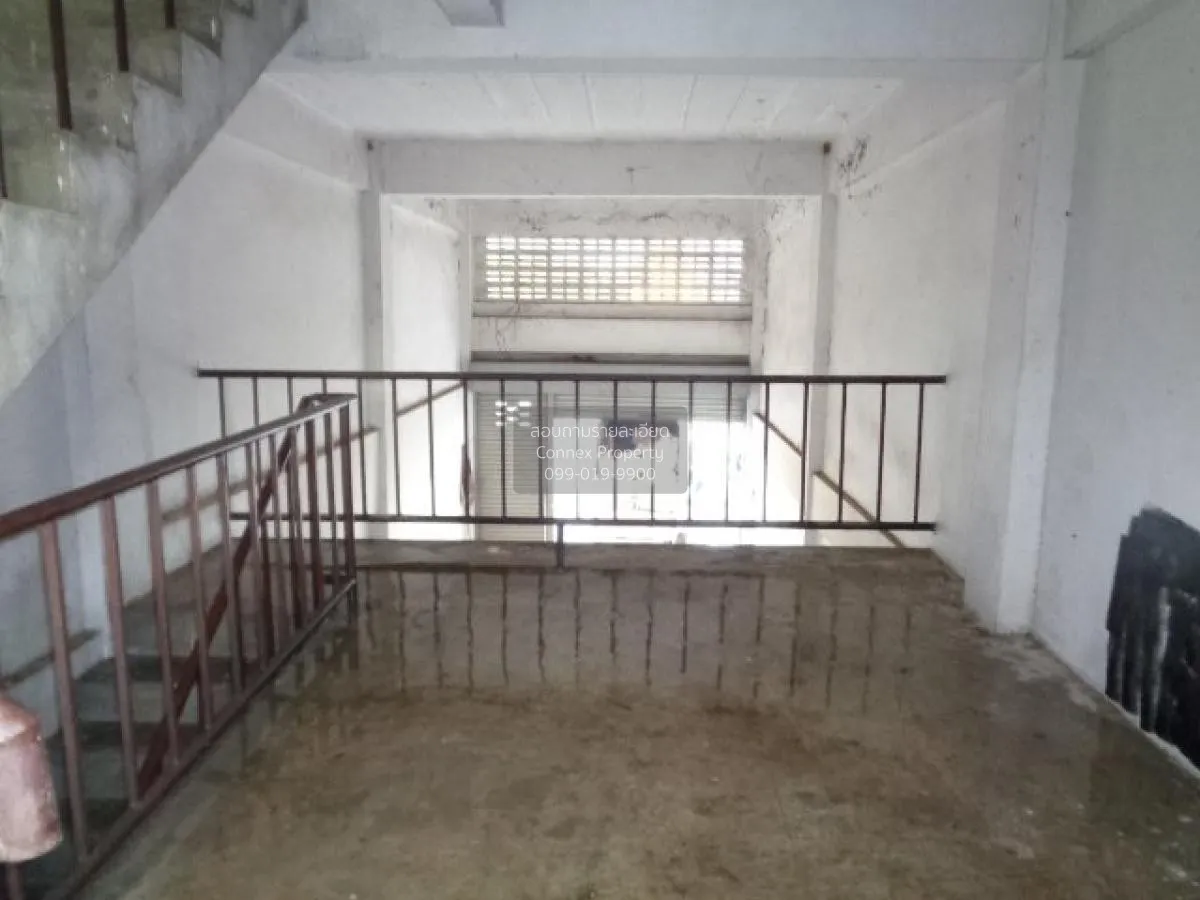 For Sale 4 - storey Commercial building Mueang Chachoengsao , Cha