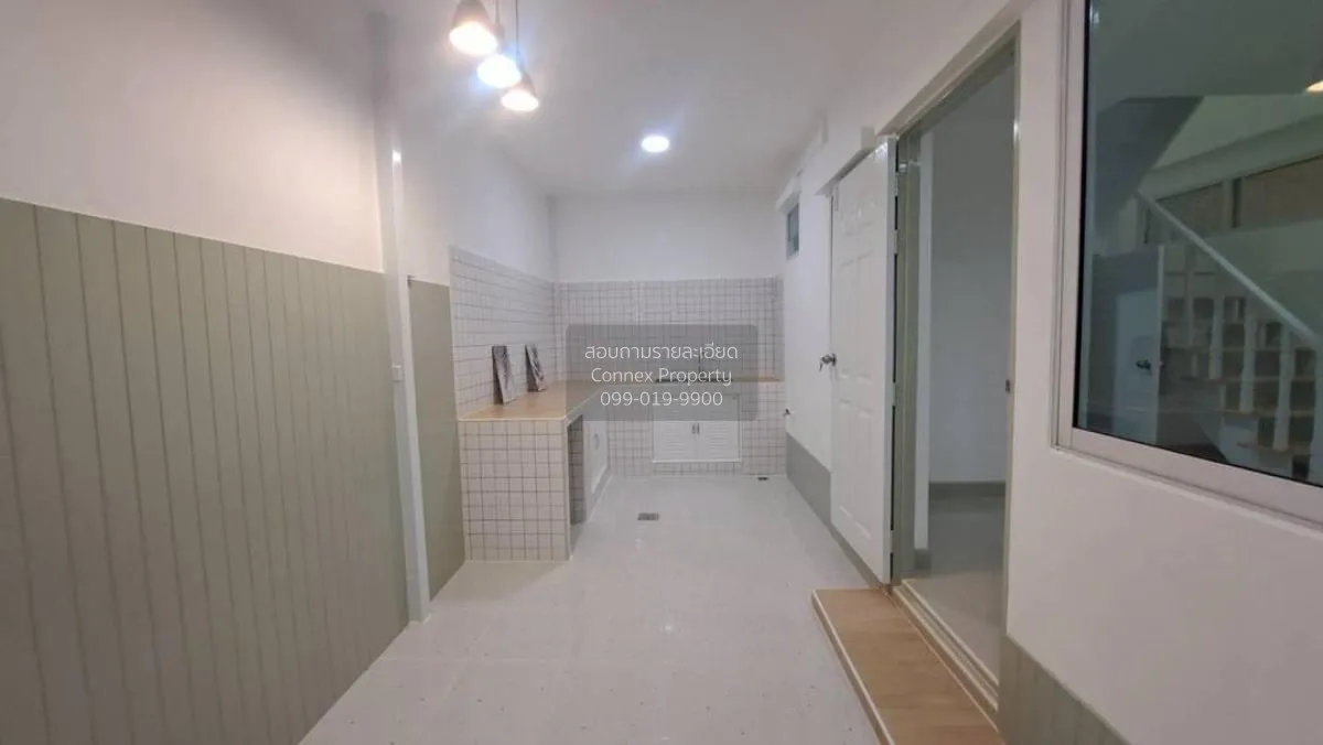 ขายทาวน์เฮ้าส์/ทาวน์โฮม  บ้านบัวทองธานี 8 ห้องมุม รีโนเวทใหม่ บาง