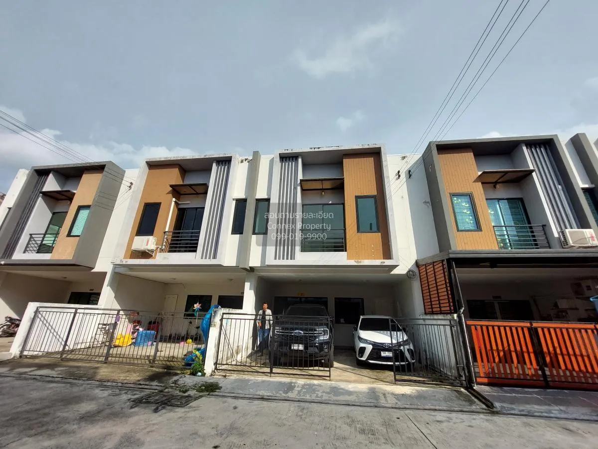 ขายทาวน์เฮ้าส์/ทาวน์โฮม  สิรัชชา อีสท์ตั้น ทาวน์ หน้ากว้าง พานทอง 1