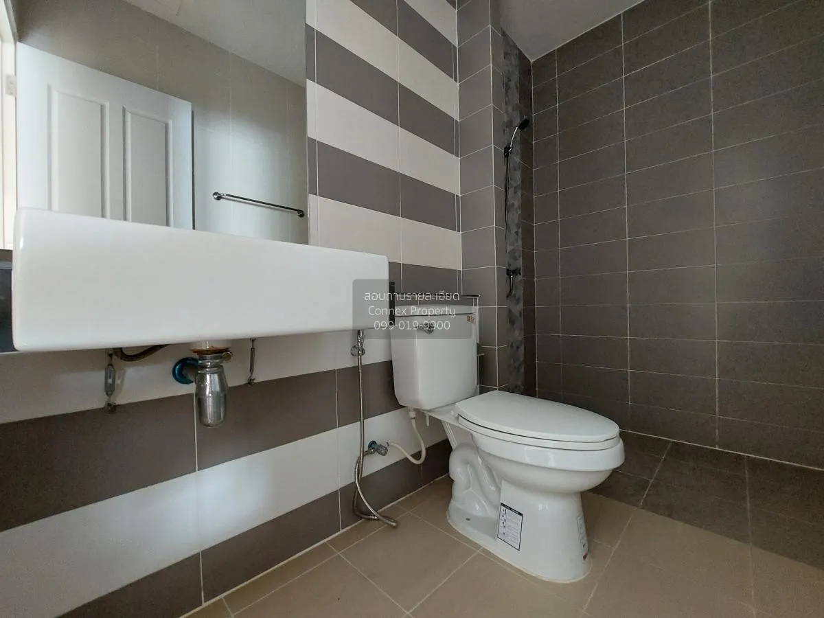 ขายทาวน์เฮ้าส์/ทาวน์โฮม  สิรัชชา อีสท์ตั้น ทาวน์ หน้ากว้าง พานทอง