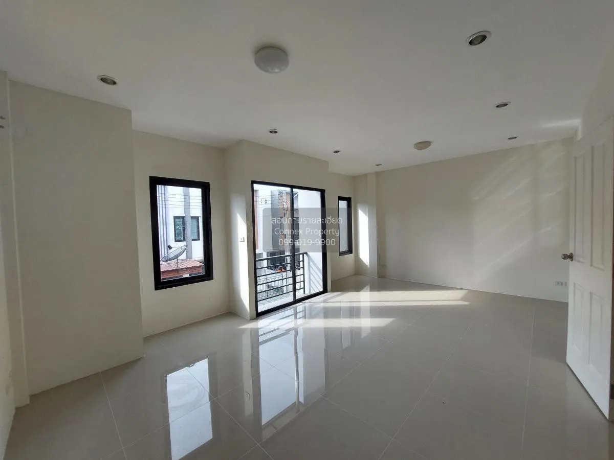 ขายทาวน์เฮ้าส์/ทาวน์โฮม  สิรัชชา อีสท์ตั้น ทาวน์ หน้ากว้าง พานทอง