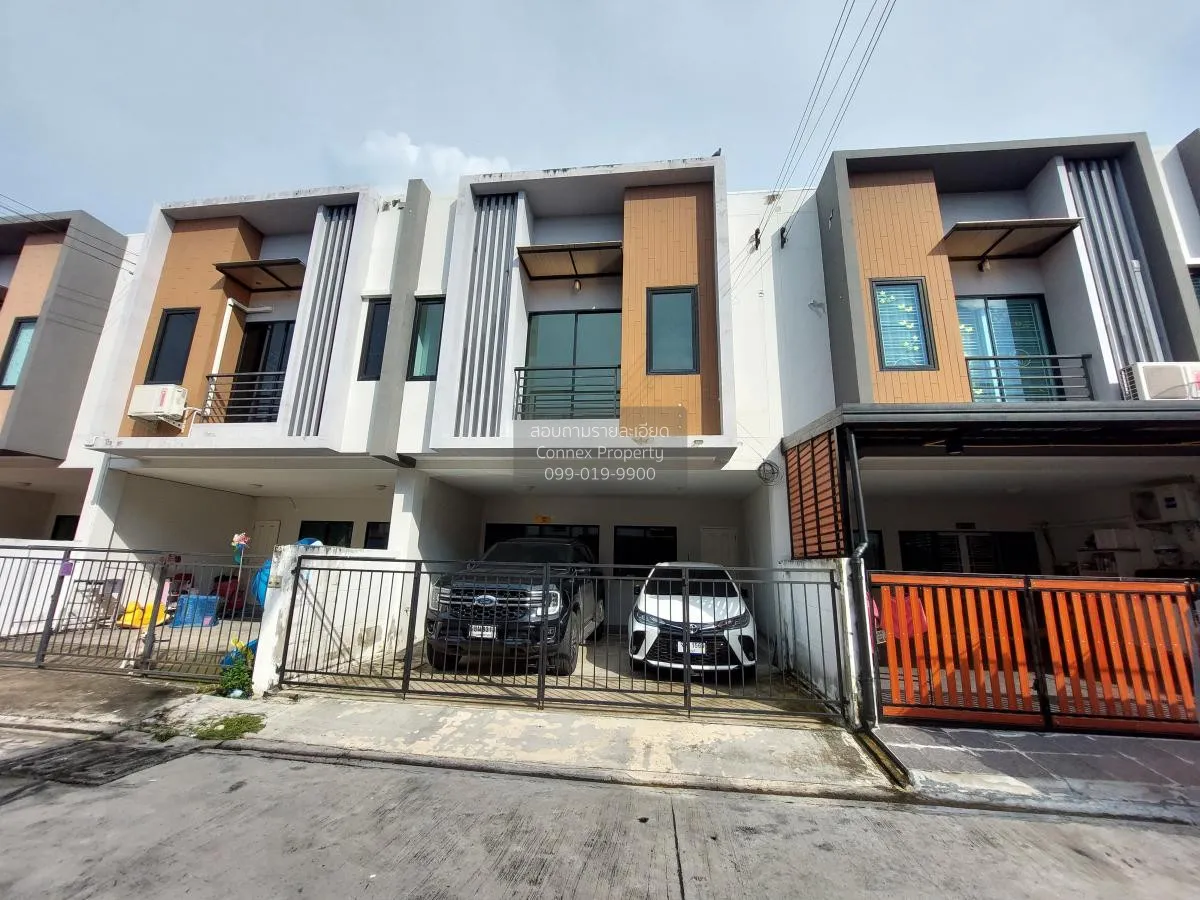 ขายทาวน์เฮ้าส์/ทาวน์โฮม  สิรัชชา อีสท์ตั้น ทาวน์ หน้ากว้าง พานทอง