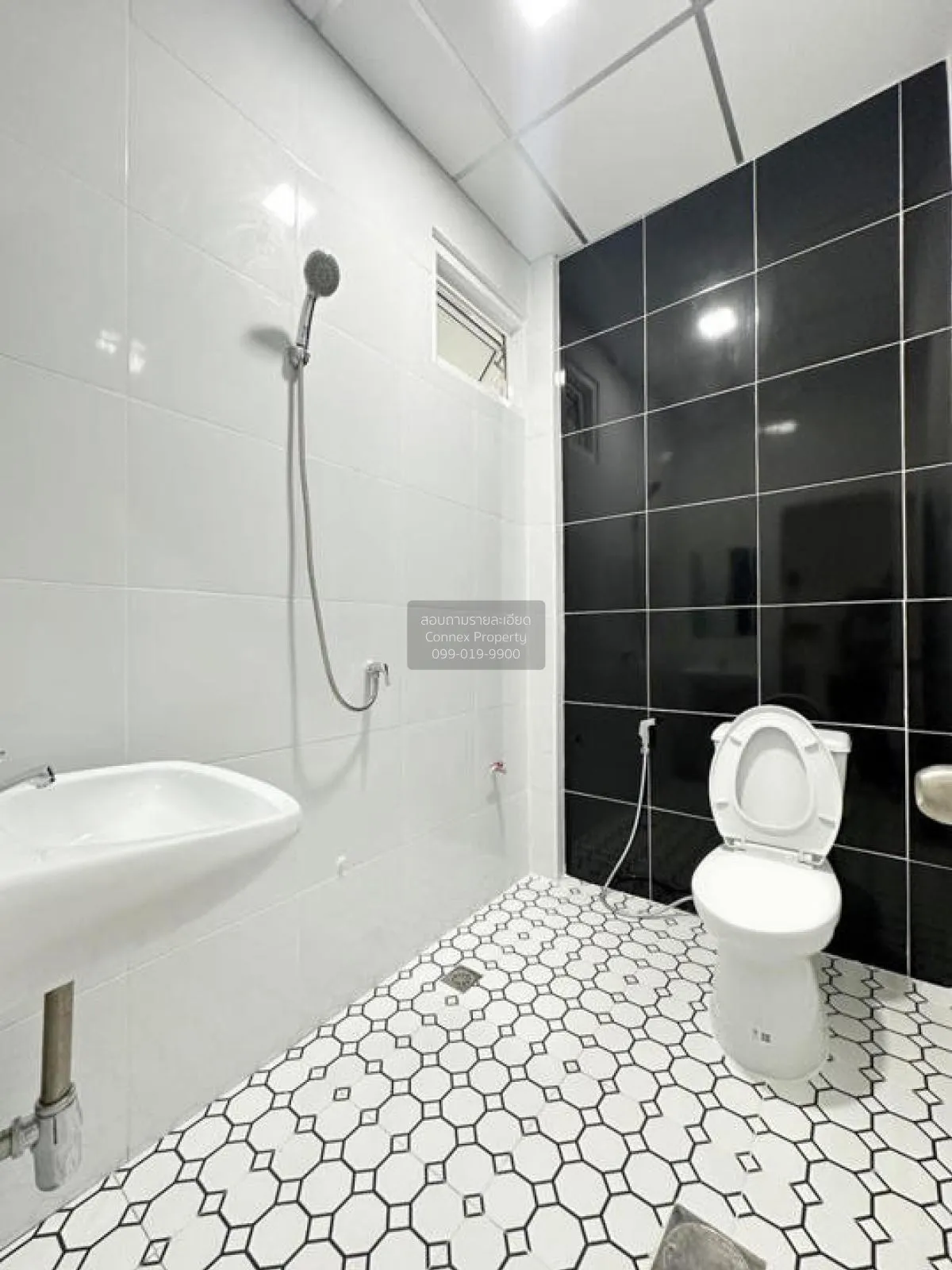 ขายทาวน์เฮ้าส์/ทาวน์โฮม  เพชรไพลิน พระยาสุเรนทร์ 35 บางชัน เขต คล