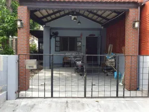 ขายทาวน์เฮ้าส์/ทาวน์โฮม  พระปิ่น 2 บรมราชชนนี ศาลาธรรมสพน์ เขต ทวีวัฒนา กรุงเทพ CX-121621