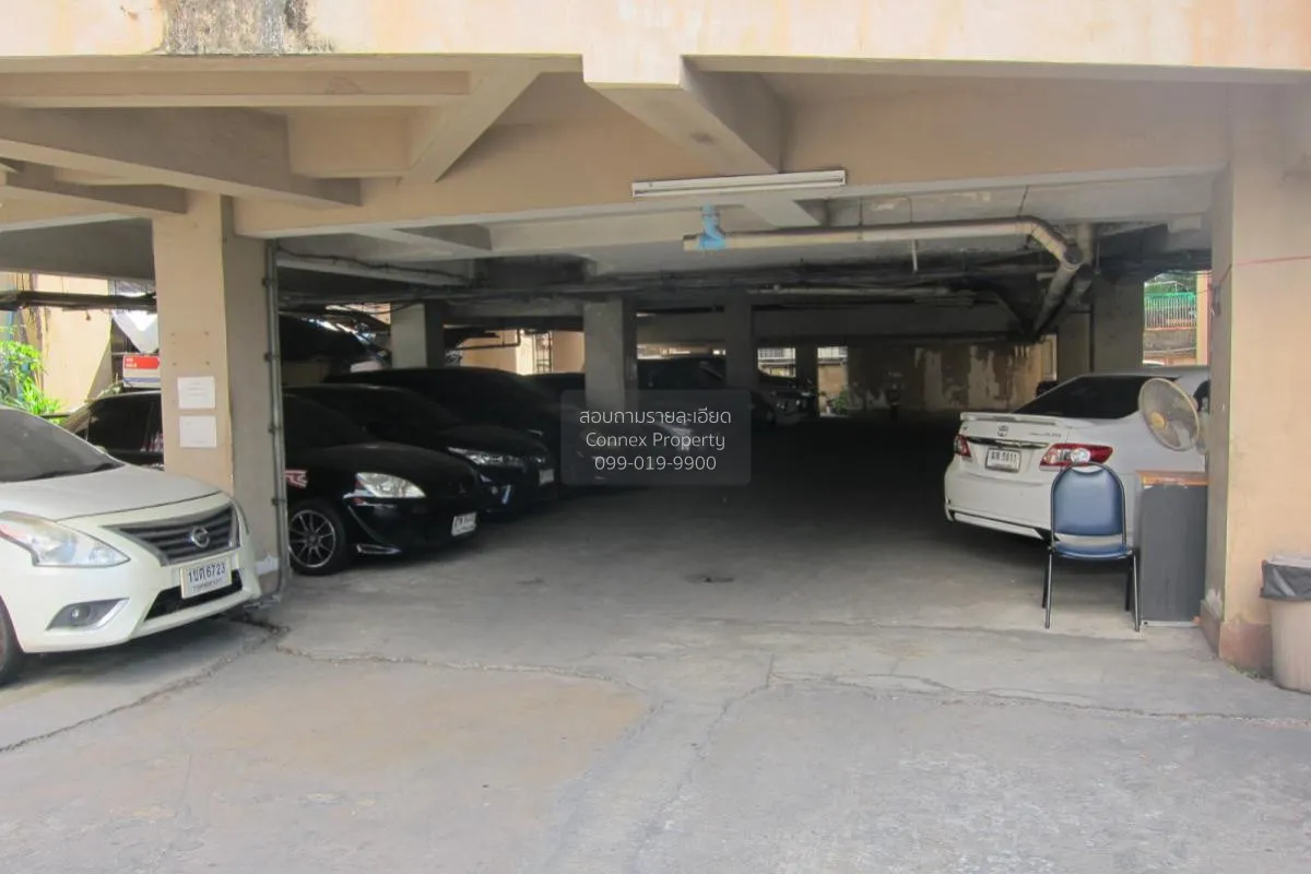 For Sale Office building for sale, City Point, with 3 residential 3