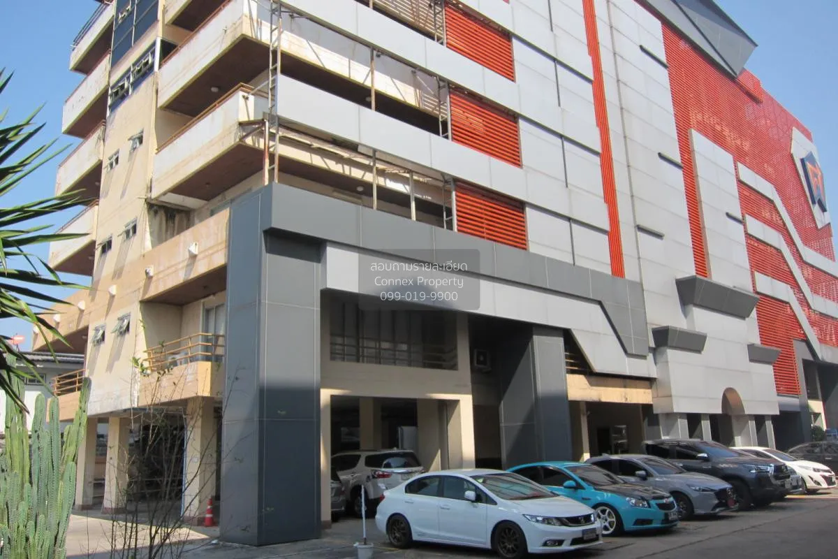 For Sale Office building for sale, City Point, with 3 residential