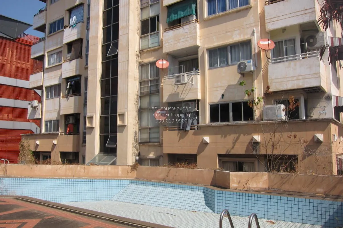 For Sale Office building for sale, City Point, with 3 residential