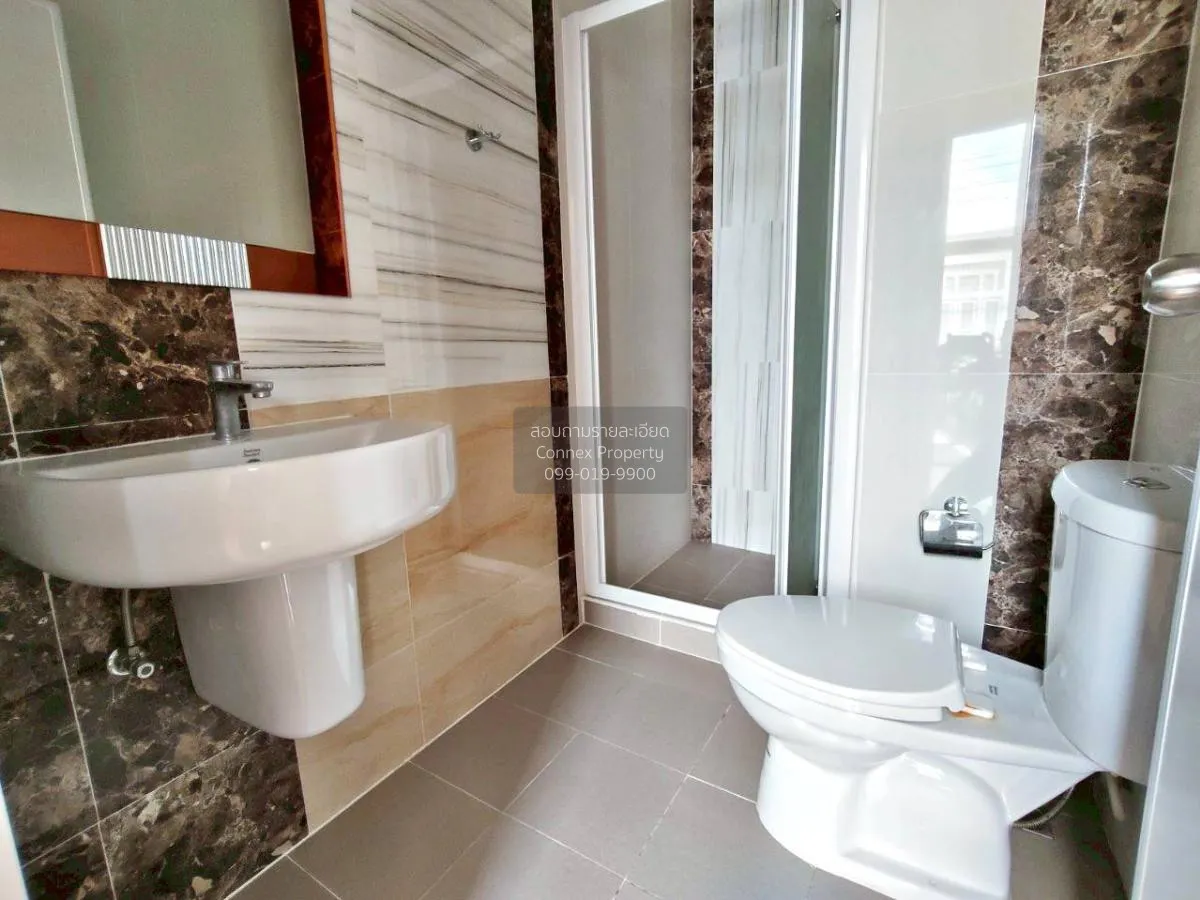 ขายทาวน์เฮ้าส์/ทาวน์โฮม  โกลเด้น ทาวน์ 3 บางนา-สวนหลวง หน้ากว้าง 