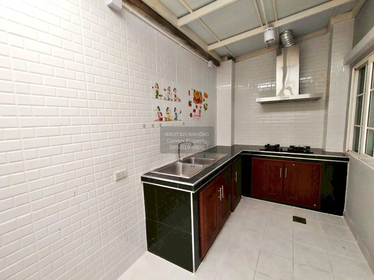 ขายทาวน์เฮ้าส์/ทาวน์โฮม  โกลเด้น ทาวน์ 3 บางนา-สวนหลวง หน้ากว้าง 