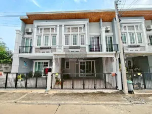 ขายทาวน์เฮ้าส์/ทาวน์โฮม  โกลเด้น ทาวน์ 3 บางนา-สวนหลวง หน้ากว้าง ดอกไม้ เขต ประเวศ กรุงเทพ CX-121697