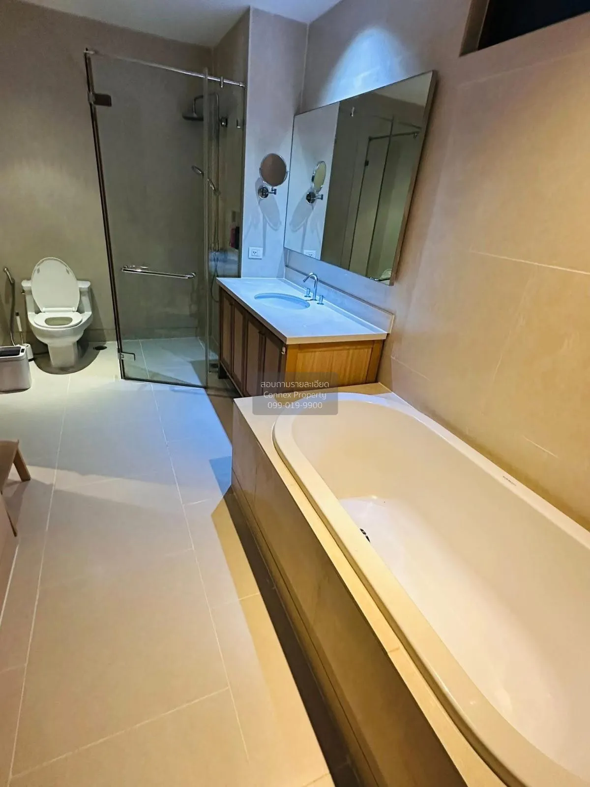 เช่าคอนโด  ดิ เอ็มโพริโอ เพลส ชั้นสูง BTS-พร้อมพงษ์ คลองเตย เขต ค