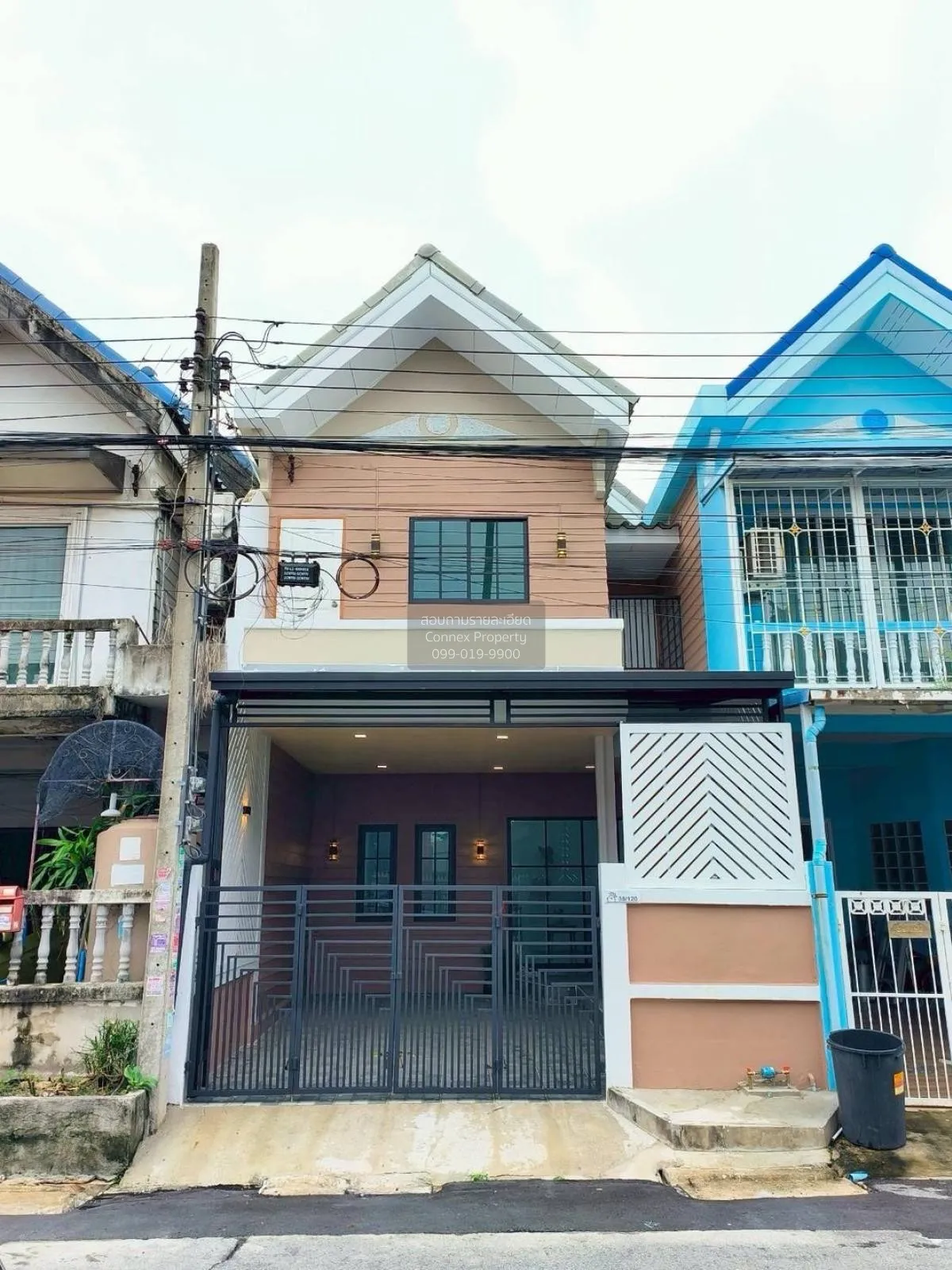 ขายทาวน์เฮ้าส์/ทาวน์โฮม  แดนทองวิลเลจ วัชรพล รีโนเวทใหม่ ท่าแร้ง  1