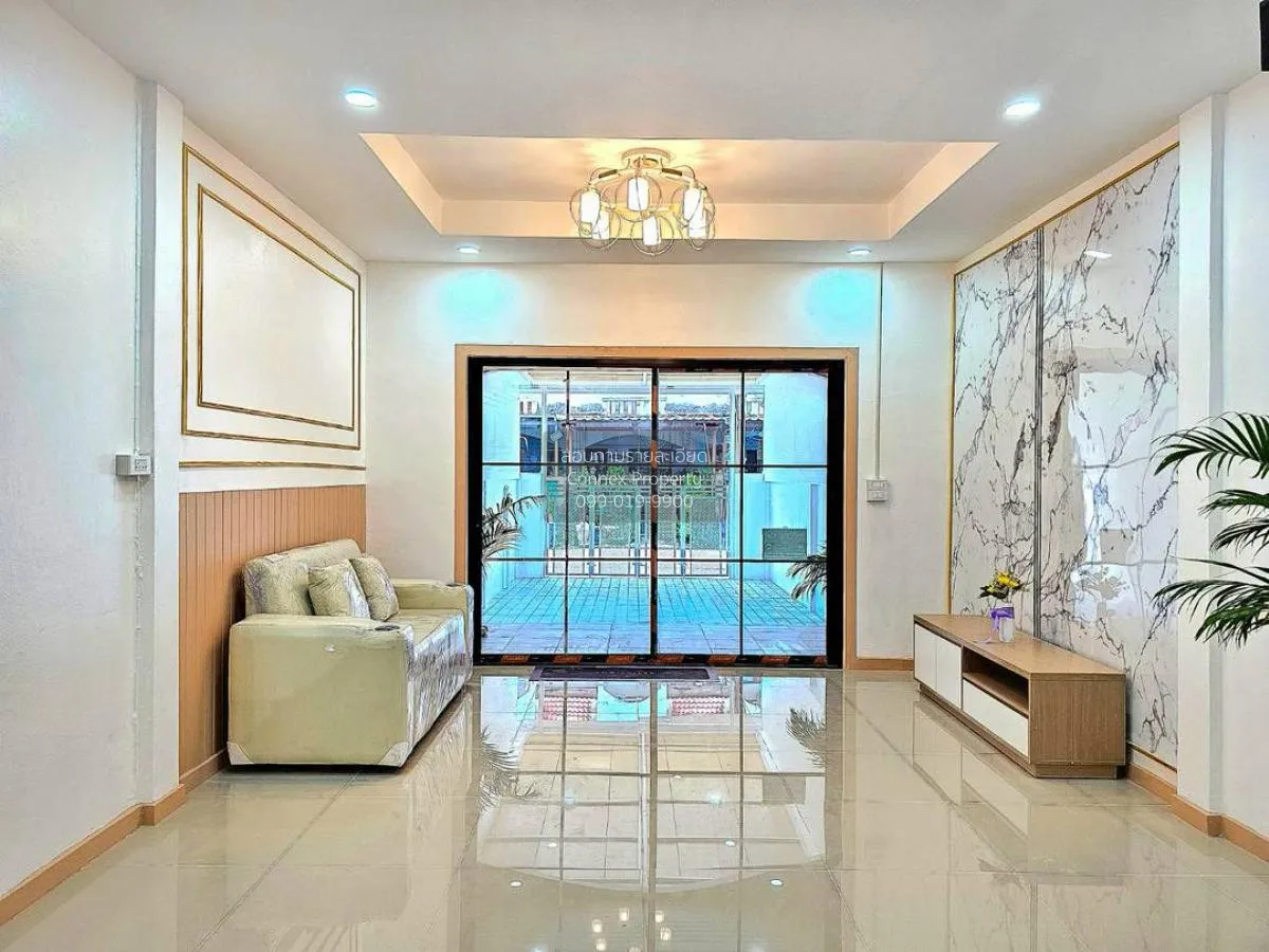 ขายทาวน์เฮ้าส์/ทาวน์โฮม  ช. รุ่งเรือง 6 รีโนเวทใหม่ บางรักพัฒนา บ