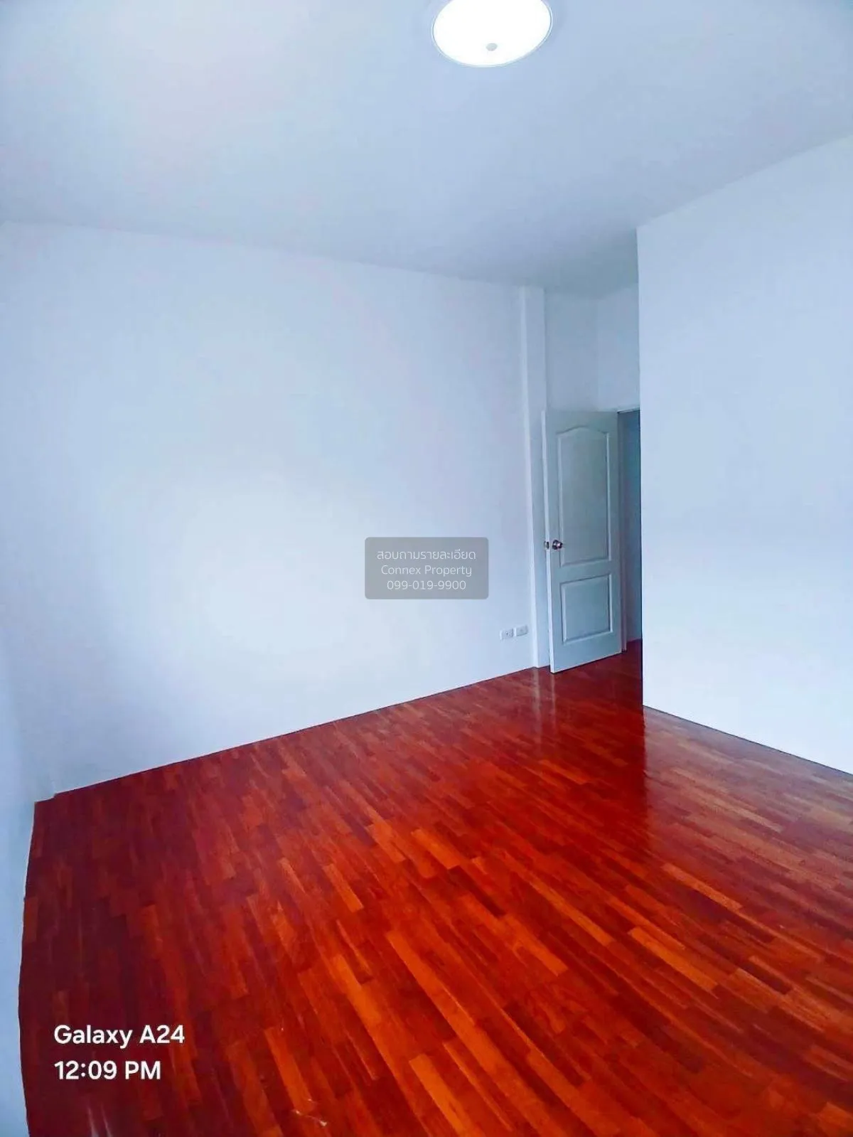 For Sale Townhouse/Townhome  , Baan Piya Wararom 3  , newly renov