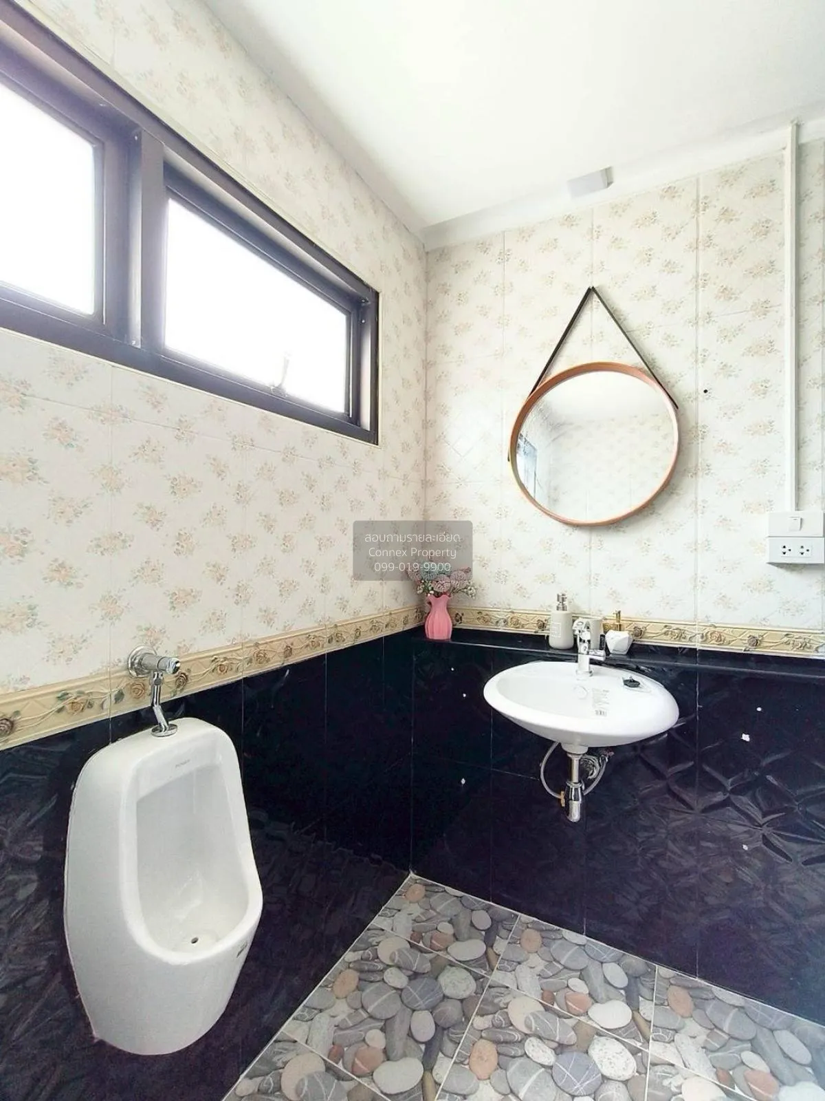 For Sale Townhouse/Townhome  , K.C. Ramindra 1 , corner unit , ne