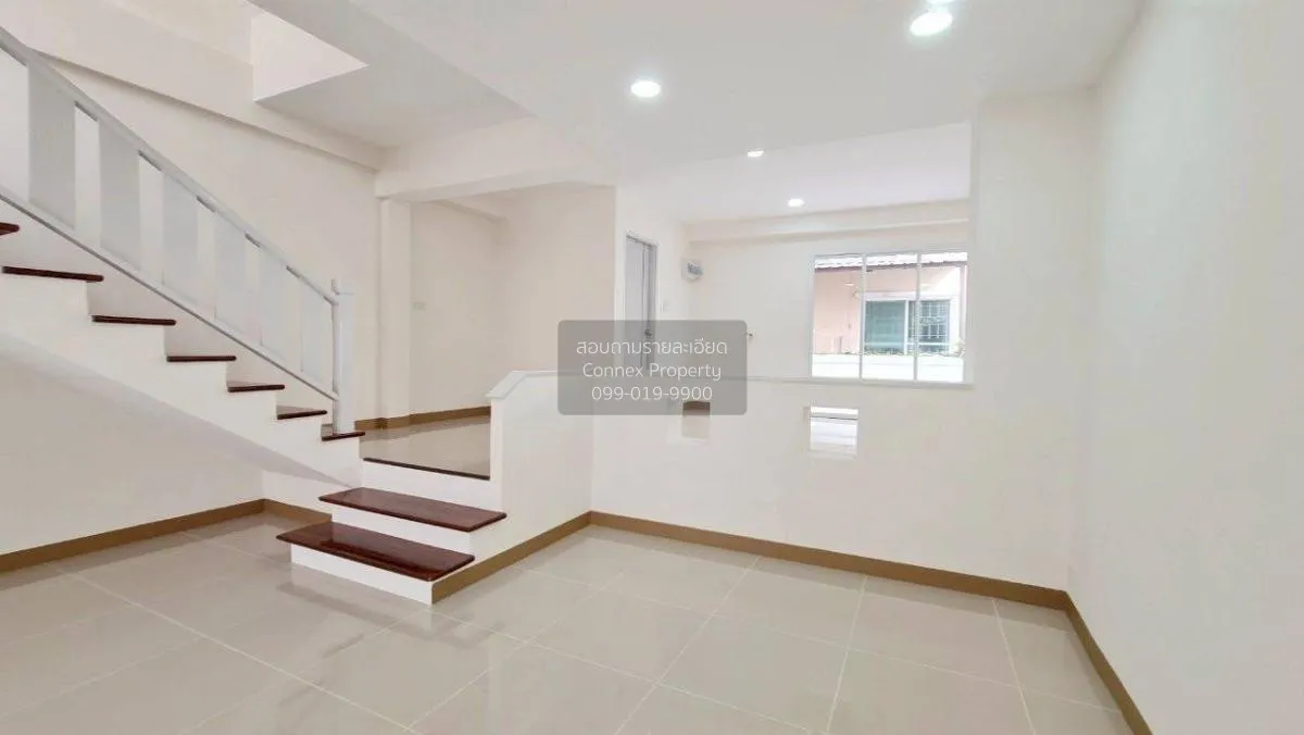 For Sale Townhouse/Townhome  , Baan Navanich , corner unit , wide 4