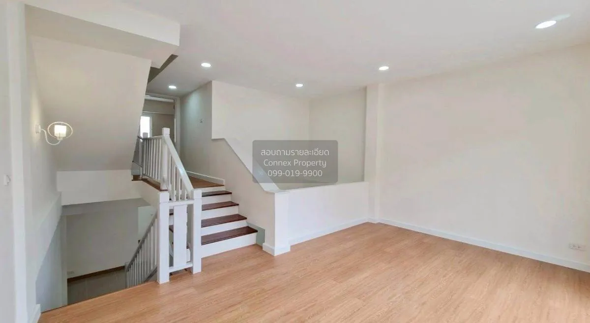 For Sale Townhouse/Townhome  , Baan Navanich , corner unit , wide