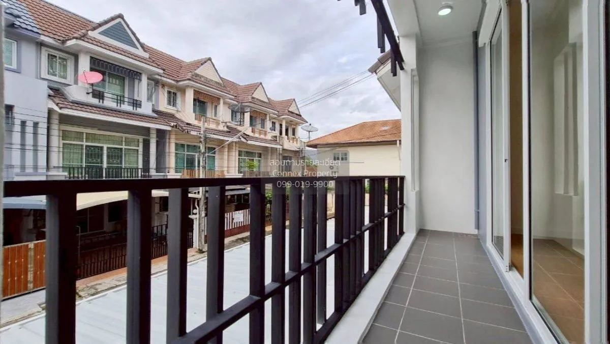 For Sale Townhouse/Townhome  , Baan Navanich , corner unit , wide