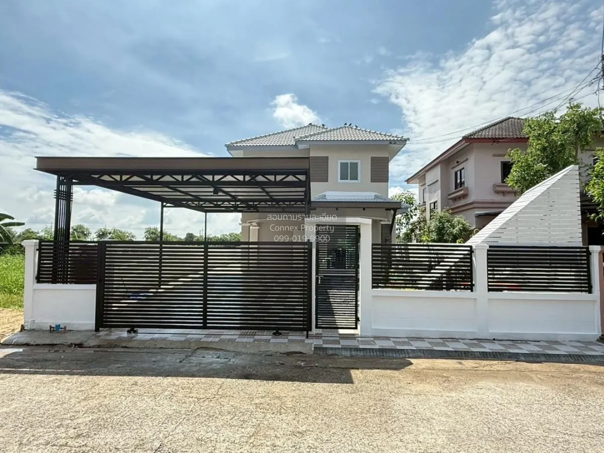 For Sale House , K.C. Garden Home , corner unit , newly renovated 1