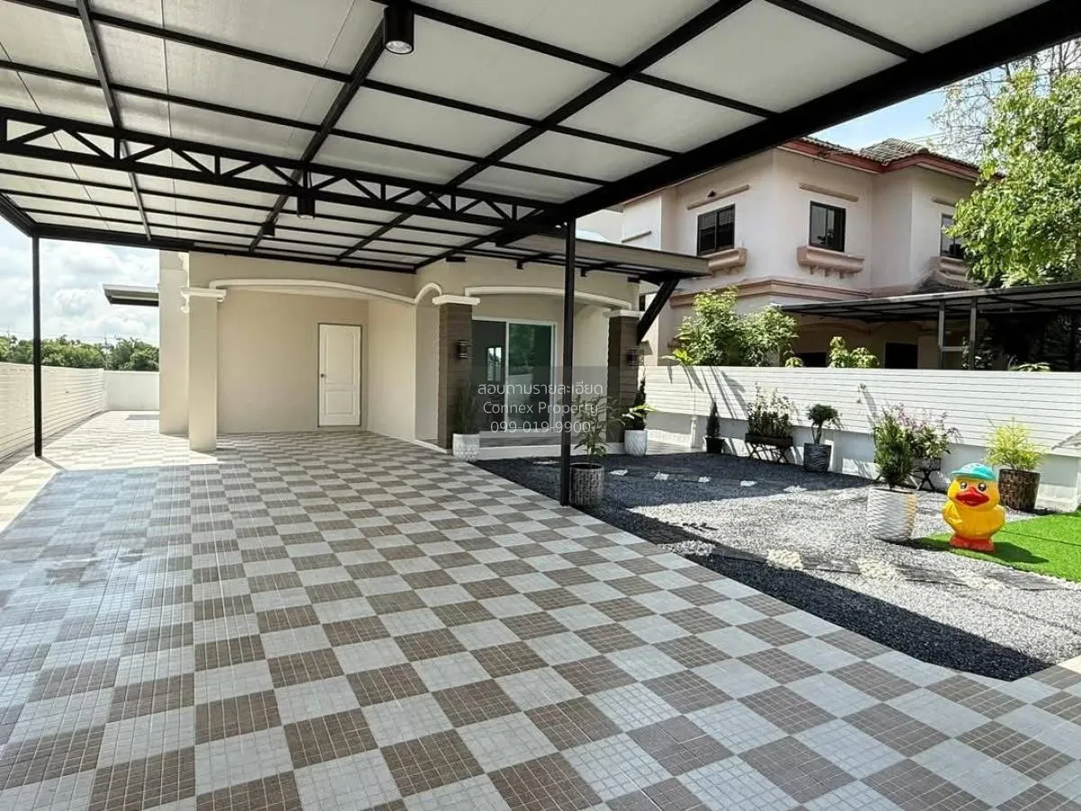 For Sale House , K.C. Garden Home , corner unit , newly renovated 2