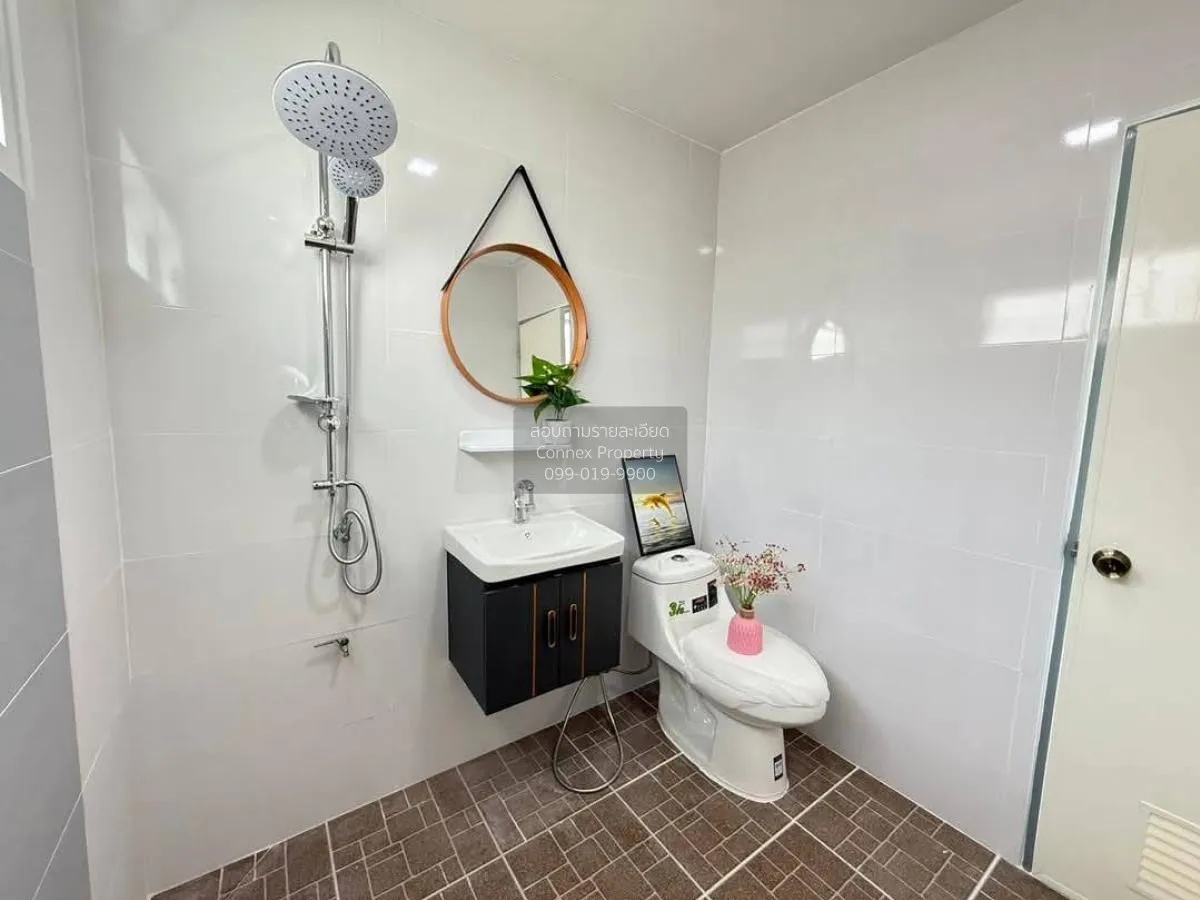 For Sale House , K.C. Garden Home , corner unit , newly renovated