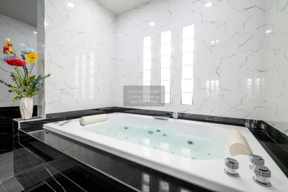 For Sale House , Pattaya Hill 2 , nice view , wide frontage , Mue