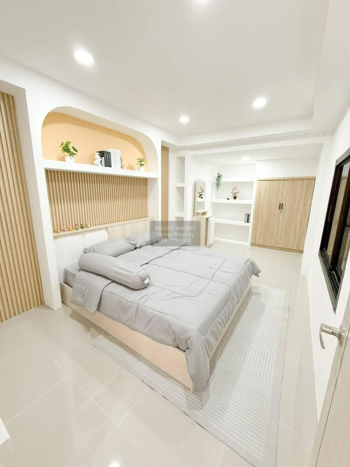 For Sale Townhouse Khao Noi Pattaya , wide frontage , newly renov