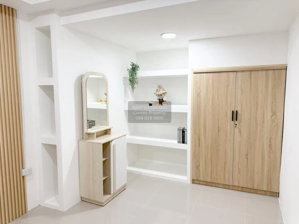 For Sale Townhouse Khao Noi Pattaya , wide frontage , newly renov