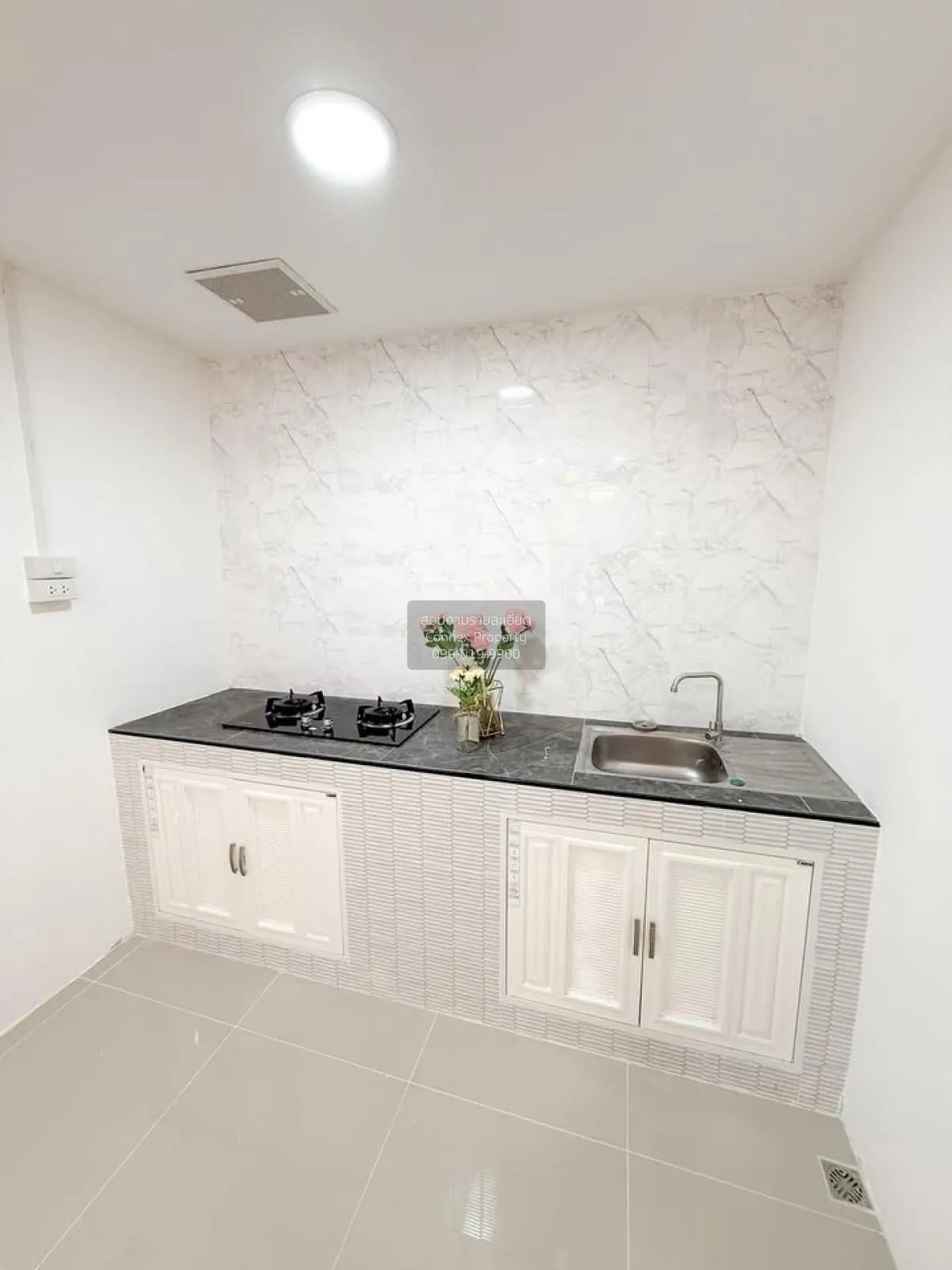 For Sale Townhouse Khao Noi Pattaya , wide frontage , newly renov