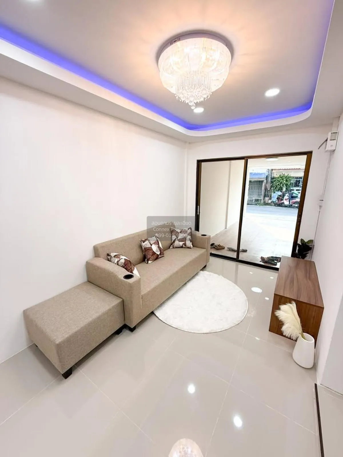 For Sale Townhouse Khao Noi Pattaya , wide frontage , newly renov
