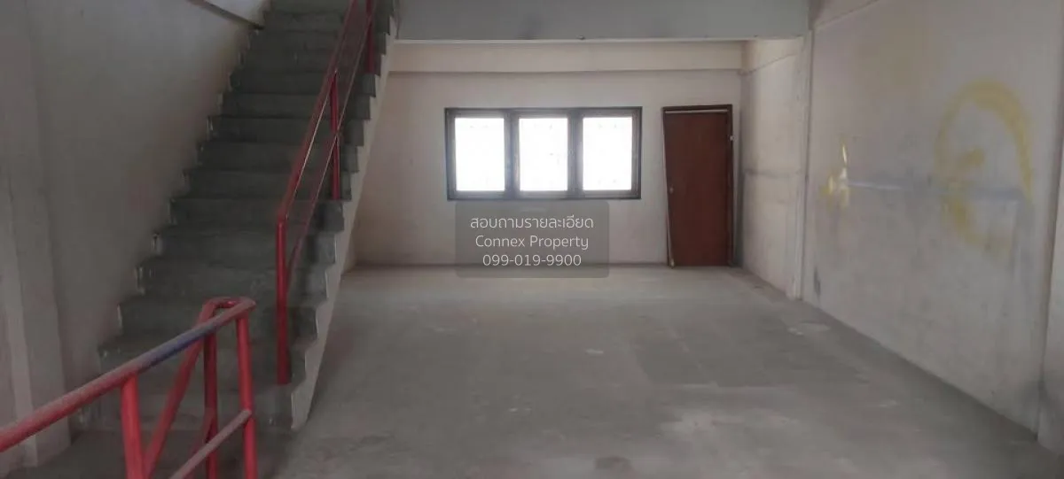 For Sale 3 and a half storey commercial building , Phraek Sa , Mu
