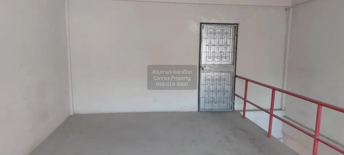 For Sale 3 and a half storey commercial building , Phraek Sa , Mu