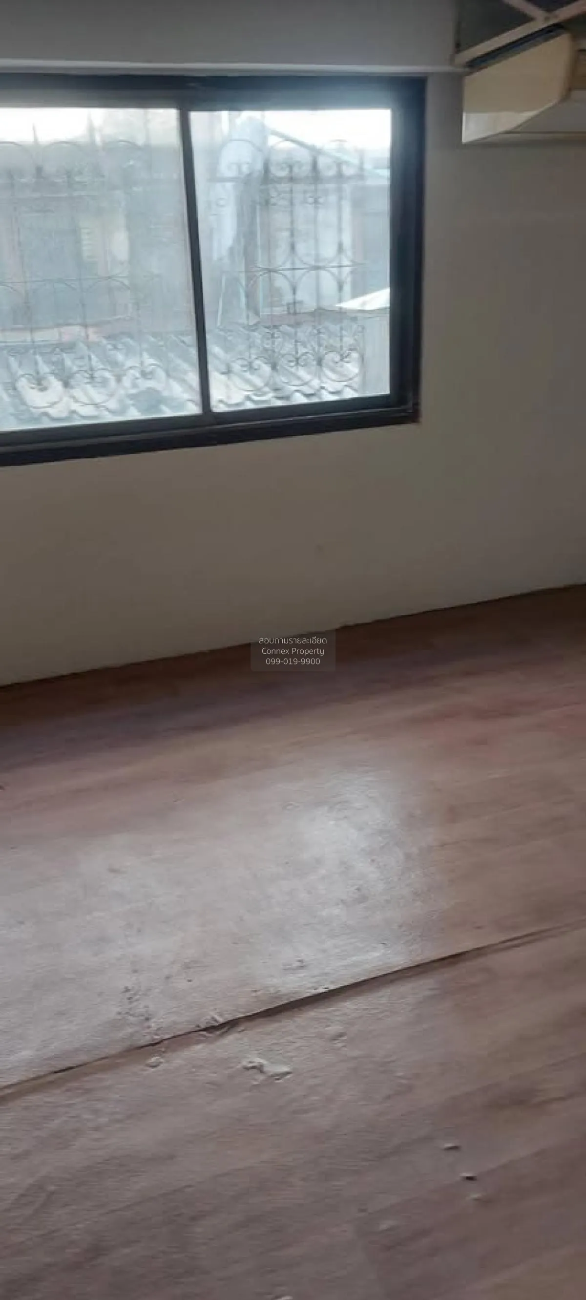 For Sale 3 and a half storey commercial building , Phraek Sa , Mu