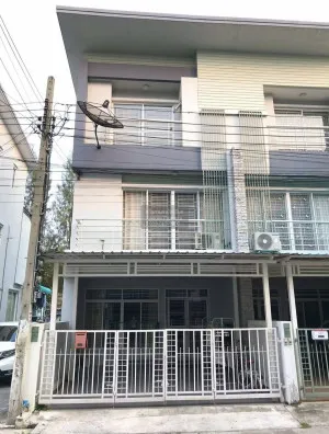 ขายทาวน์เฮ้าส์/ทาวน์โฮม   ฟลอร่าวิลล์ ศรีนครินทร์-เทพารักษ์ บางเมือง เมืองสมุทรปราการ สมุทรปราการ CX-123024