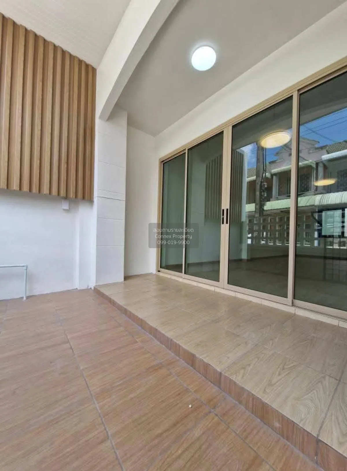 ขายทาวน์เฮ้าส์/ทาวน์โฮม  บ้านวิโรจน์วิลล์ ละหาร หน้ากว้าง รีโนเวท 2