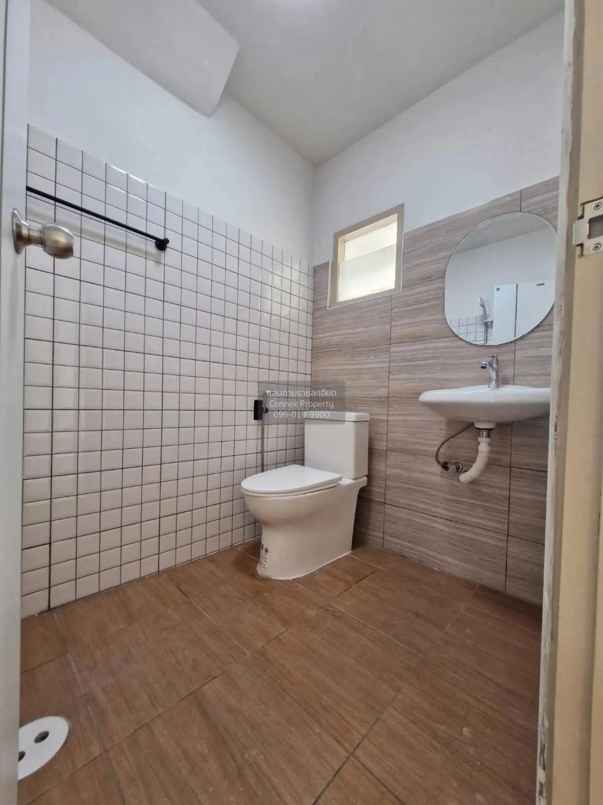 ขายทาวน์เฮ้าส์/ทาวน์โฮม  บ้านวิโรจน์วิลล์ ละหาร หน้ากว้าง รีโนเวท