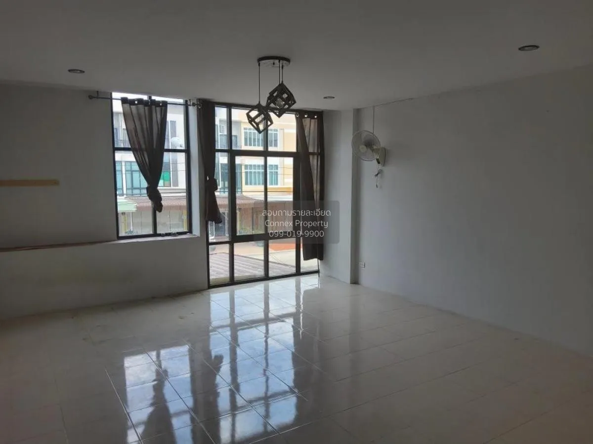 For Sale Commercial Building , Nampetch 5 , high floor , wide fro