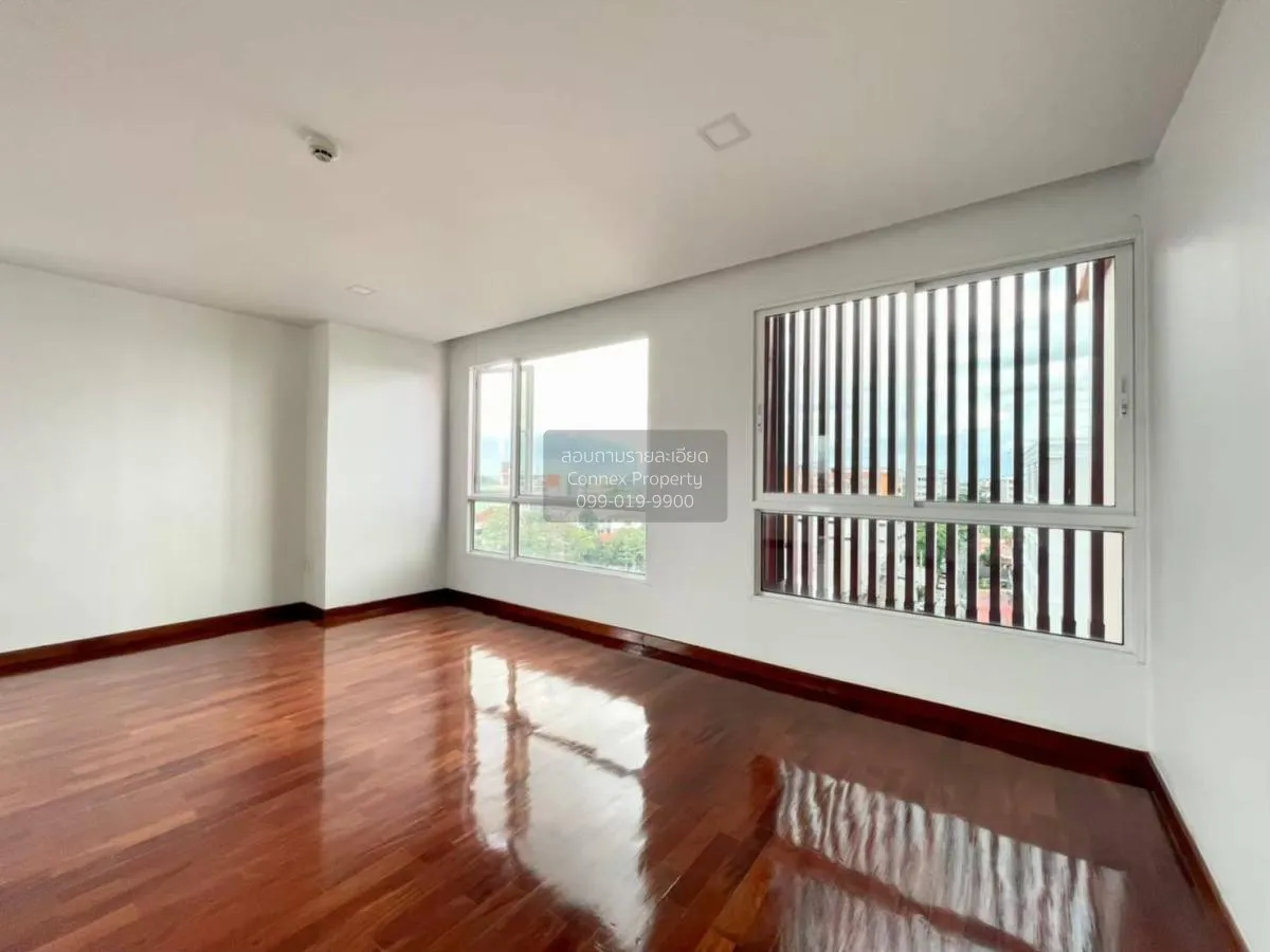 For Sale Condo , C Style Condo , corner unit , wide frontage , MR 3