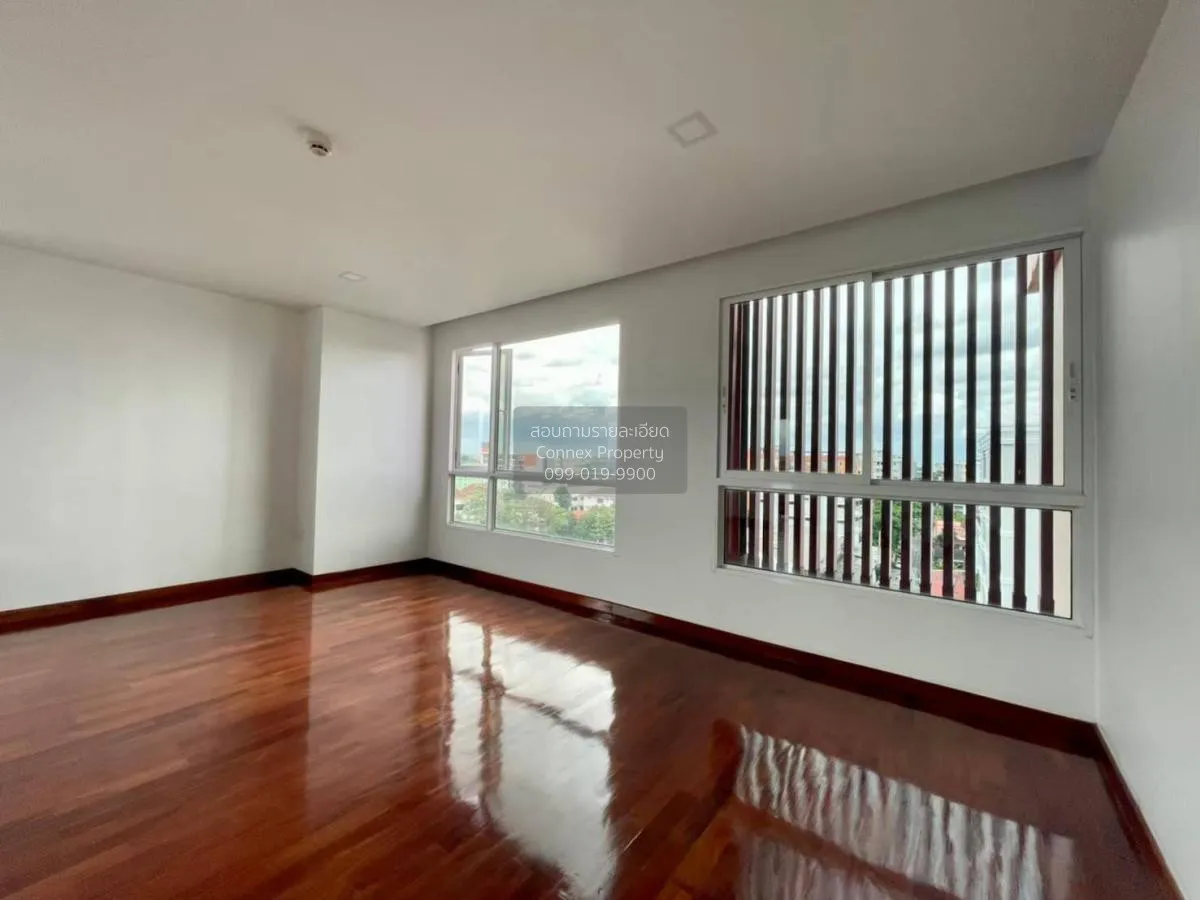 For Sale Condo , C Style Condo , corner unit , wide frontage , MR