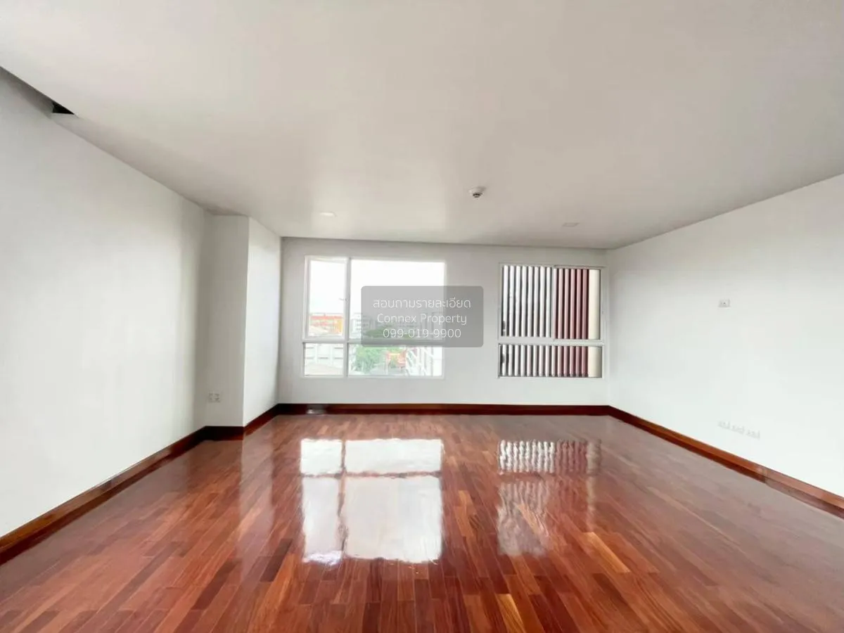 For Sale Condo , C Style Condo , corner unit , wide frontage , MR
